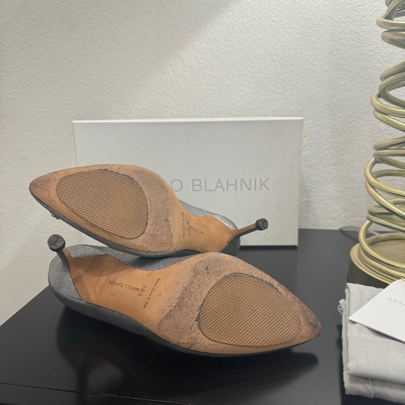 Manolo Blahnik Hangisi 70 Embellished Lamé Crystal Buckle Silver 38.5 - Picture 8 of 9